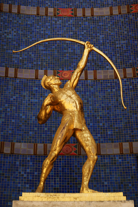 Fair Park Hall of State Statue